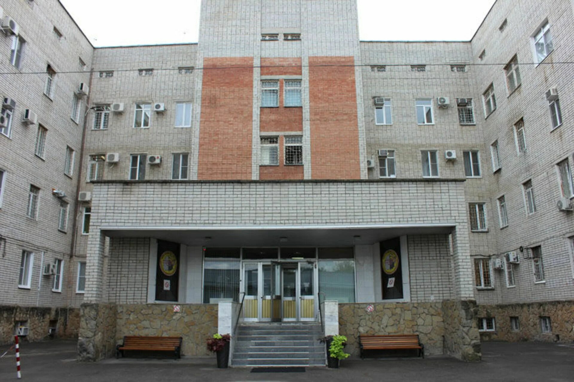 Психиатрическая помощь краснодар. Специализированная психиатрическая больница. Врач скорой помощи. Скорая медицинская помощь. Краевая краснодарская психиатрической больница.