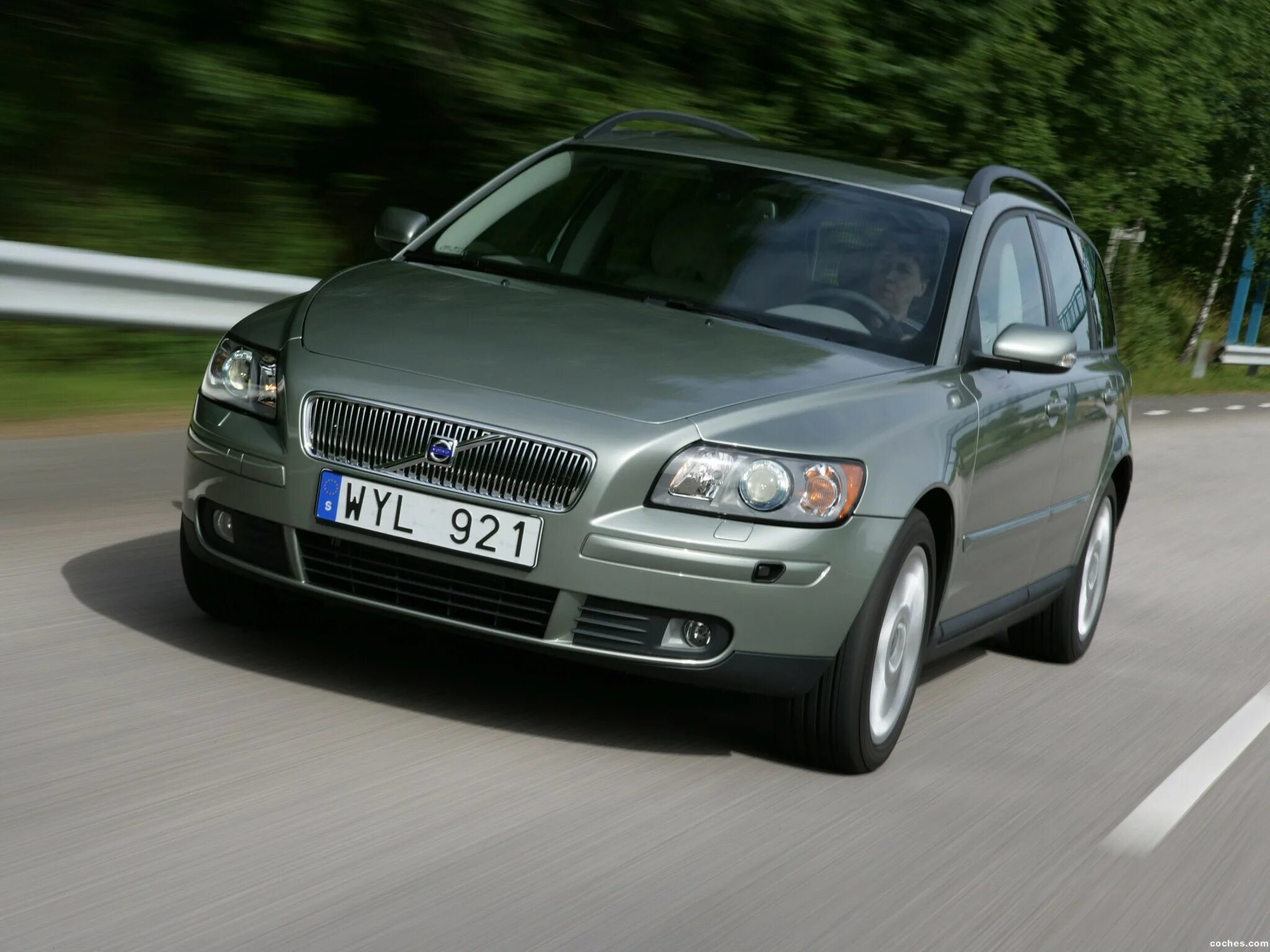 Вольво чья страна. Вольво v50 2006. Вольво v50 2003. Volvo v50 2004-2007. Вольво легковая 2007.