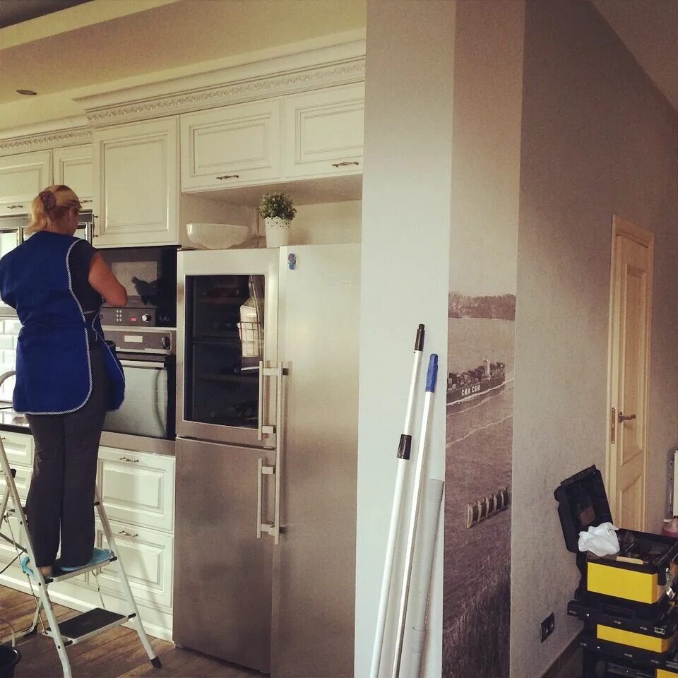 Уборка квартир. Уборка квартиры в москве частная. Home cleaning. Cleaning. Домработница уборка квартиры.