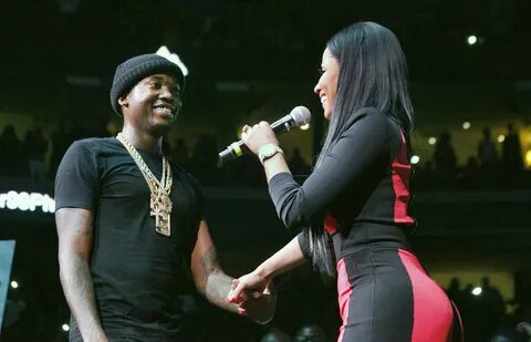 Nicki minaj kisses