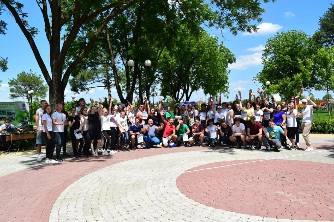 Погода в станице динской краснодарский край. Комсомольский парк станица Динская. Парк в Динской. Ст Динская Краснодарский край. День станицы Динской.