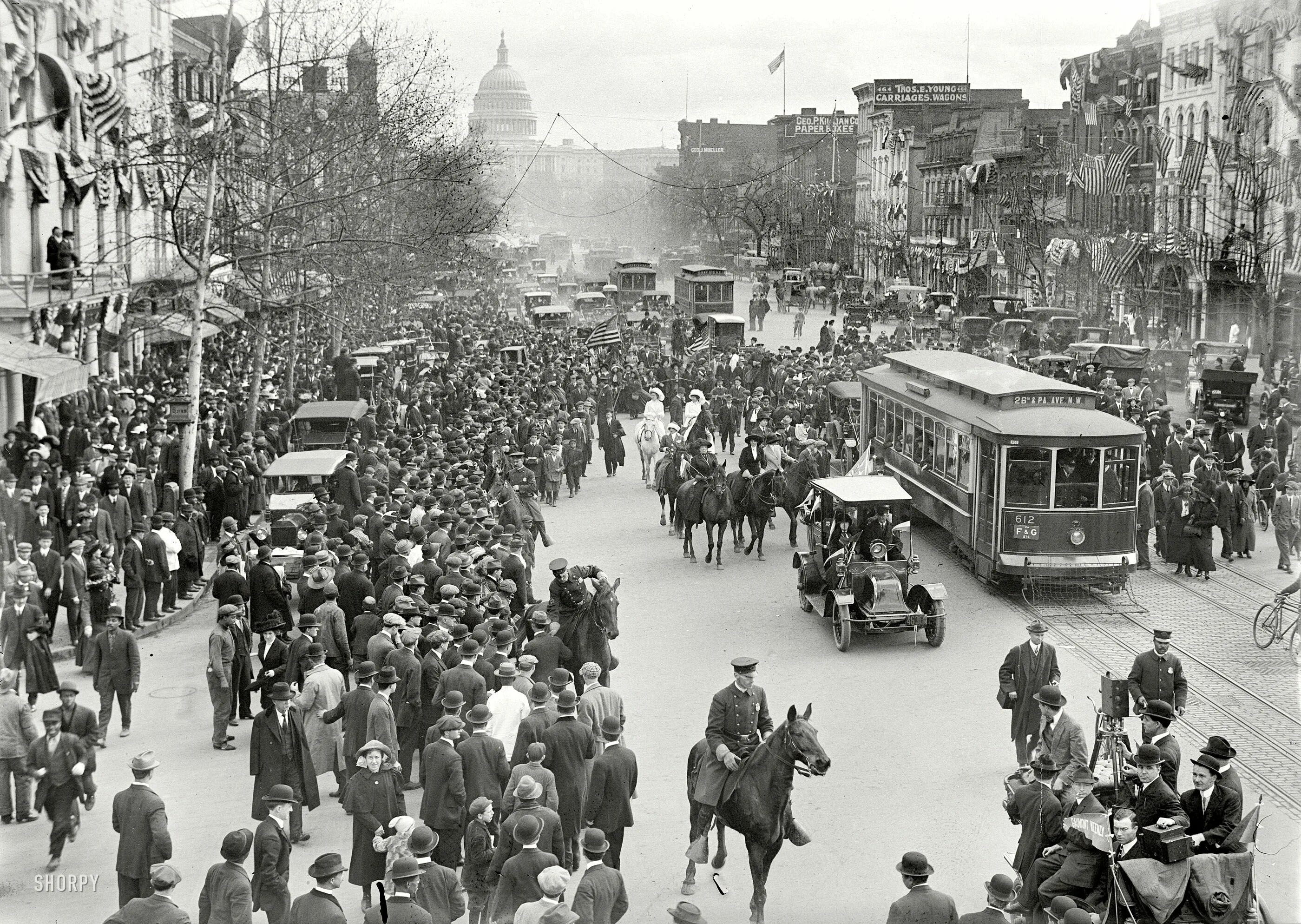Во второй половине xx столетия. Нью йорк 1910 год. Америка 1870 годов. Каир 20 век. Эйфелева башня в 20 веке.