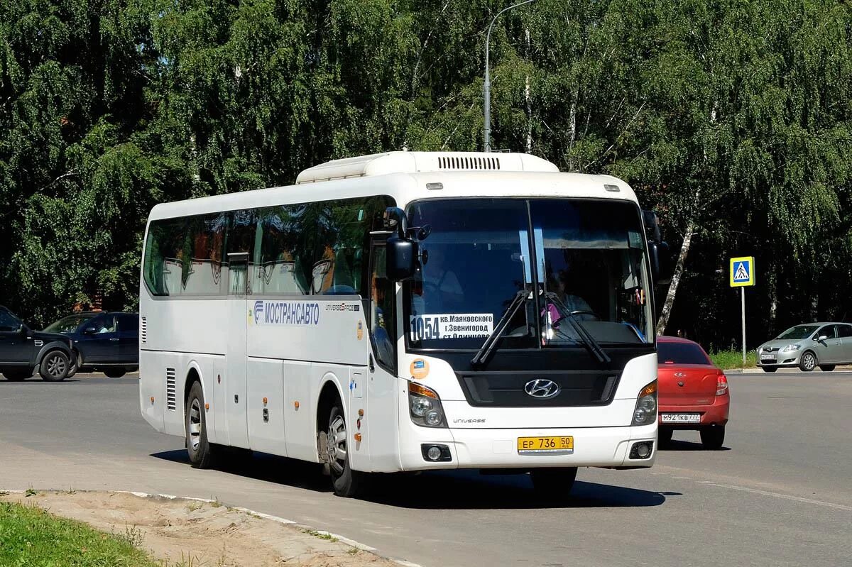 Автобусы москва звенигород сегодня расписание. Автобус 1054 Звенигород Одинцово. Хендай Юниверс Мострансавто. 22 Автобус Звенигород-Голицыно. Маршрут 1054 Одинцово Звенигород.