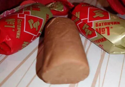 батончик номер 1 рот фронт. подушка антистресс лещ. конфеты рот фронт батончики шоколадно-сливочный вкус. карамель славянка мини джо 1 кг. карамель шипучки рошен.