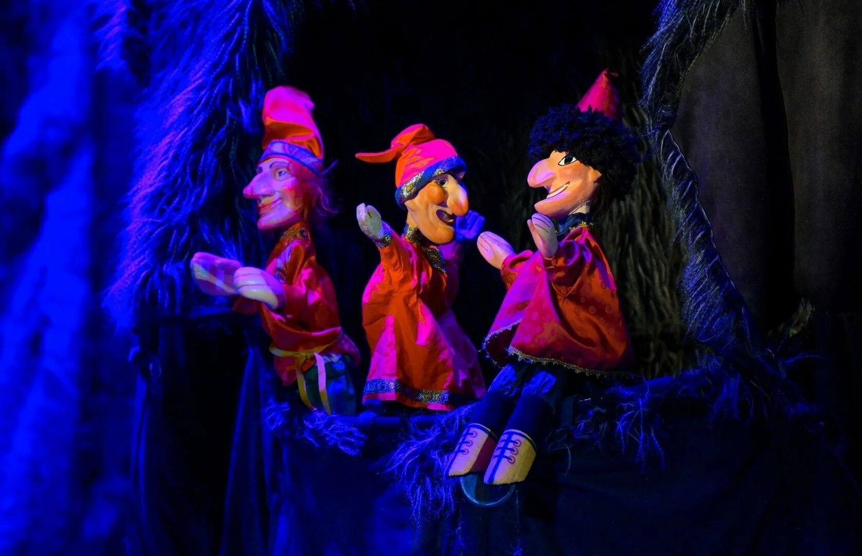 Омск театр арлекин афиша октябрь 2021. Театр кукол арлекин грязи. Арлекин театр омск афиша. Арлекин омск официальный сайт афиша на 4 ноября 2022. Омск арлекин волшебное кольцо.