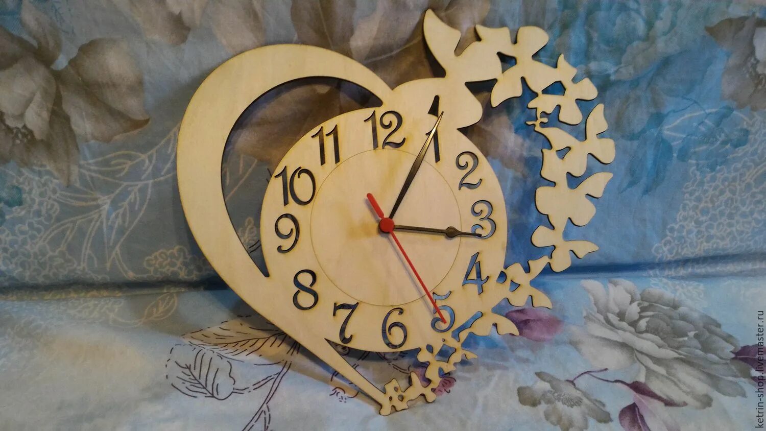 Сделай часы тусклее. Часы из дерева. Часы из фанеры. Настольные часы из фанеры. Необычные часы из фанеры.