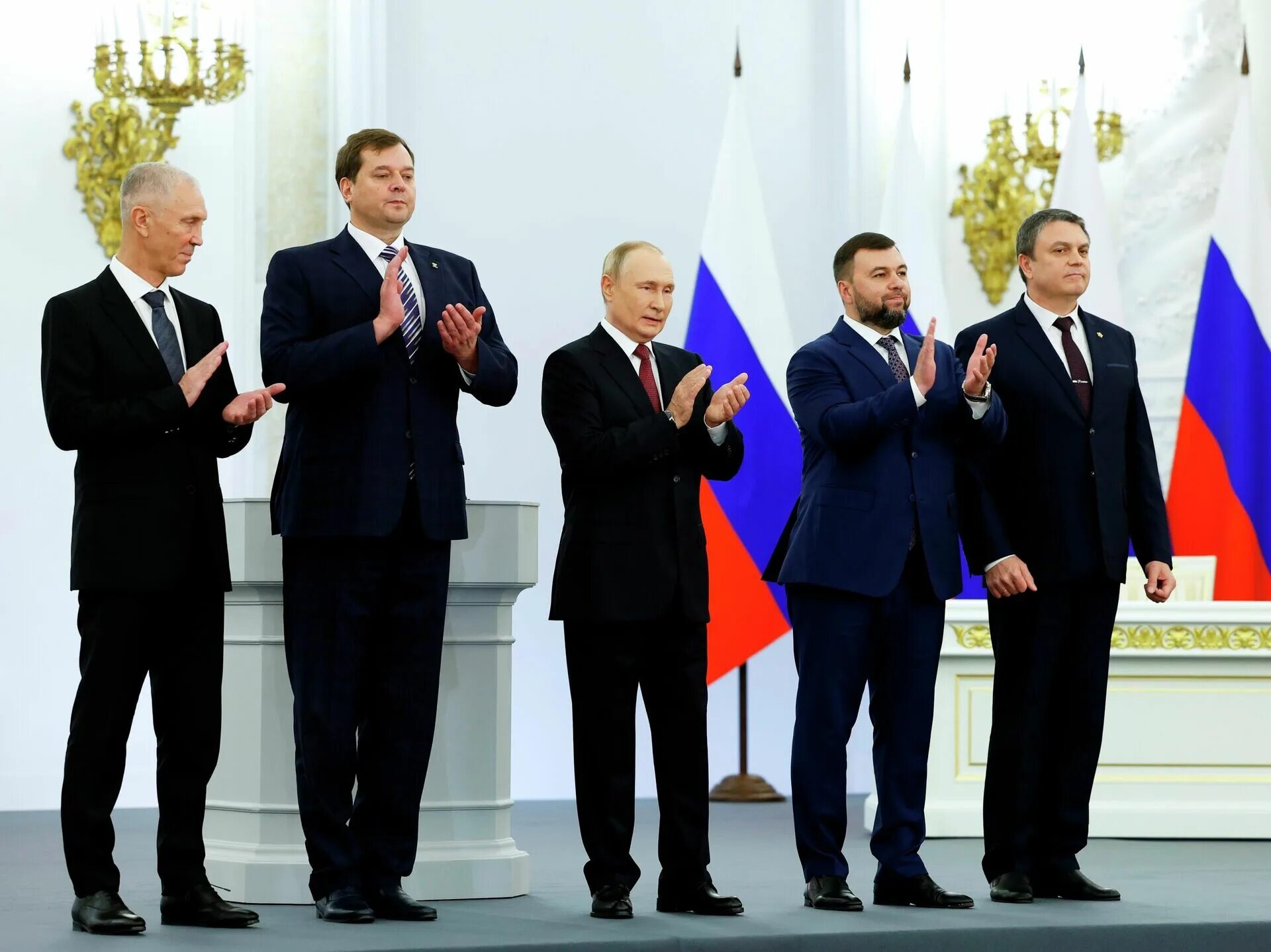 Принятие новых регионов. Крым российский. Принятие новых регионов. Украинские лидеры. 30 сентября 2022 кремль подписание.