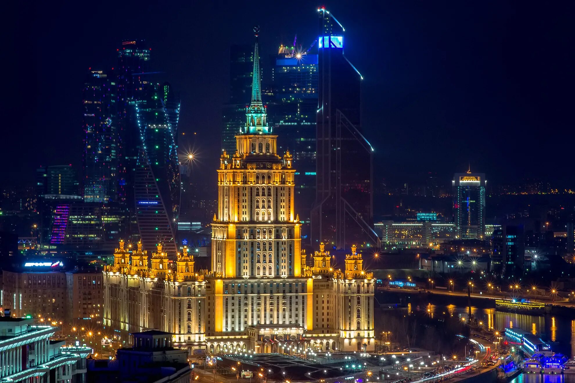 Рэдиссон город. Сталинская высотка рэдиссон. москва высотки мгу сити. рэдиссон москва сити.