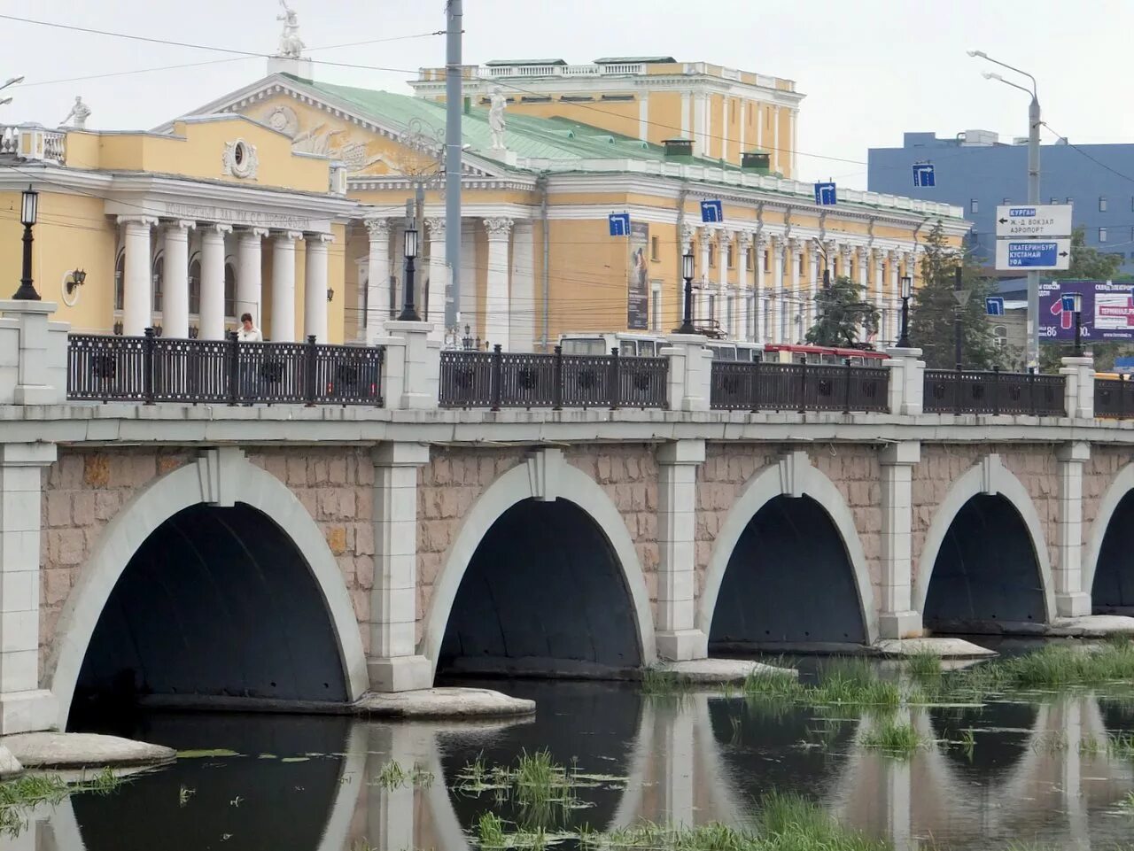 Где находится кировский мост. Троицкий мост Челябинск. Мост на Кирова Челябинск. Мост через реку Миасс в Челябинске. Челябинск река Миасс мост.