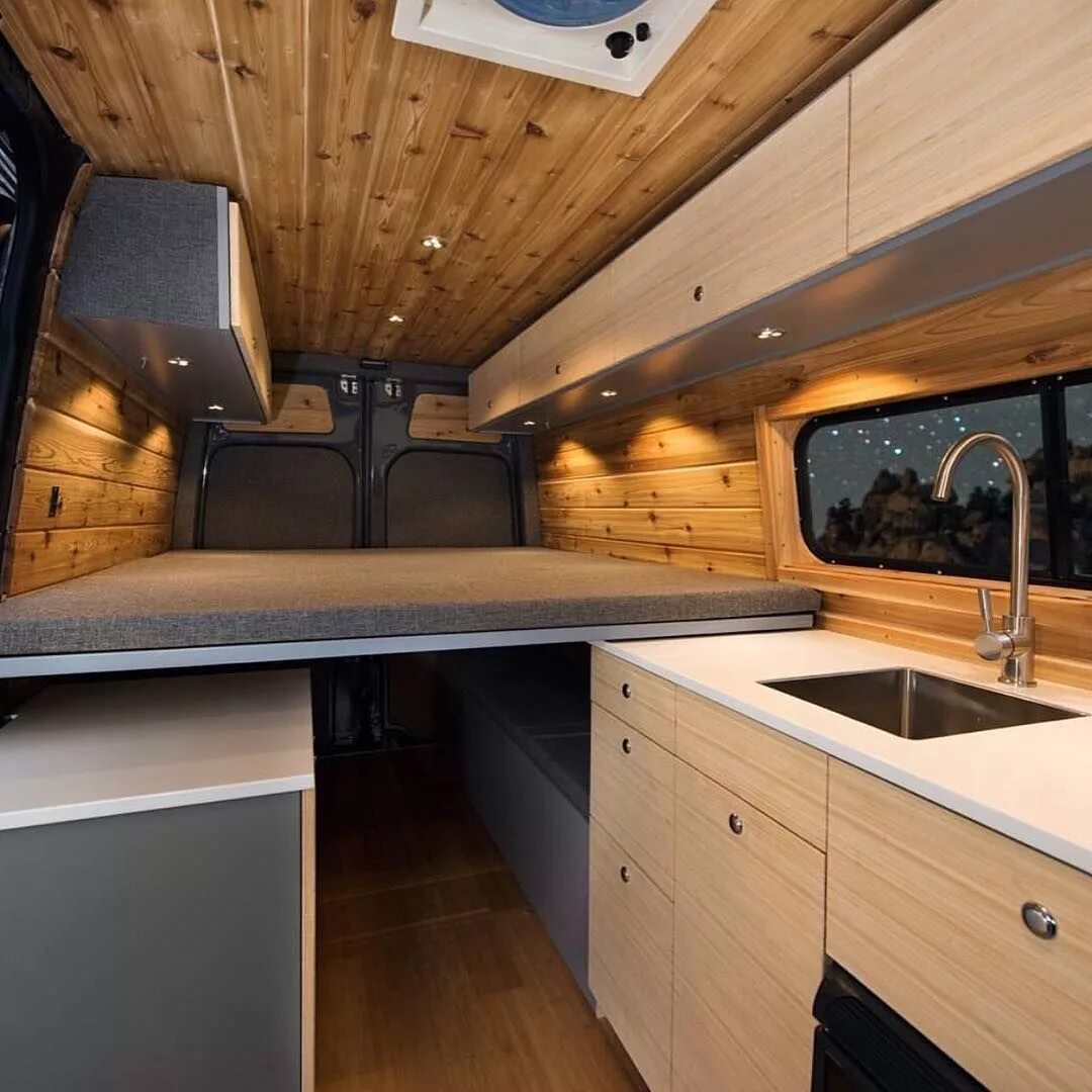 Хороший дом трейлер. Автодом Camper van. Кемпер автодом RV. Sprinter RV Camper. Camper van Interior 2020.