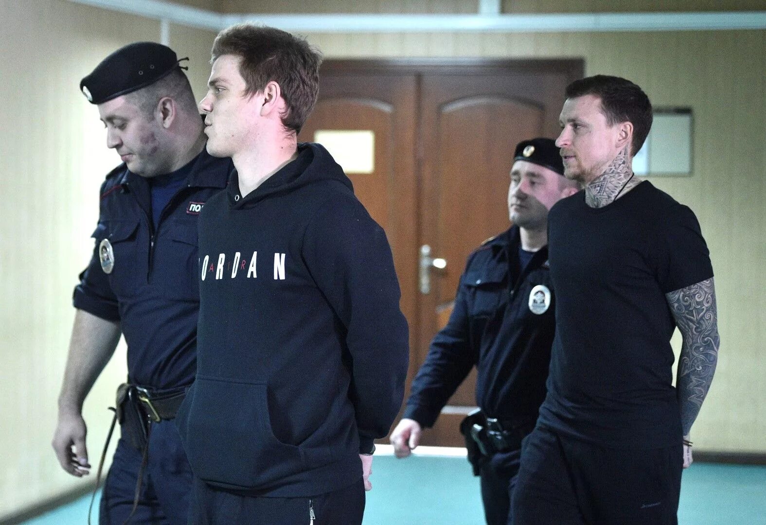 Футболистов кокорина и мамаева. Футболисты кокорин и мамаев. Фото футболистов кокорина и мамаева. Футболистов кокорина и мамаева. Футболистов кокорина и мамаева.
