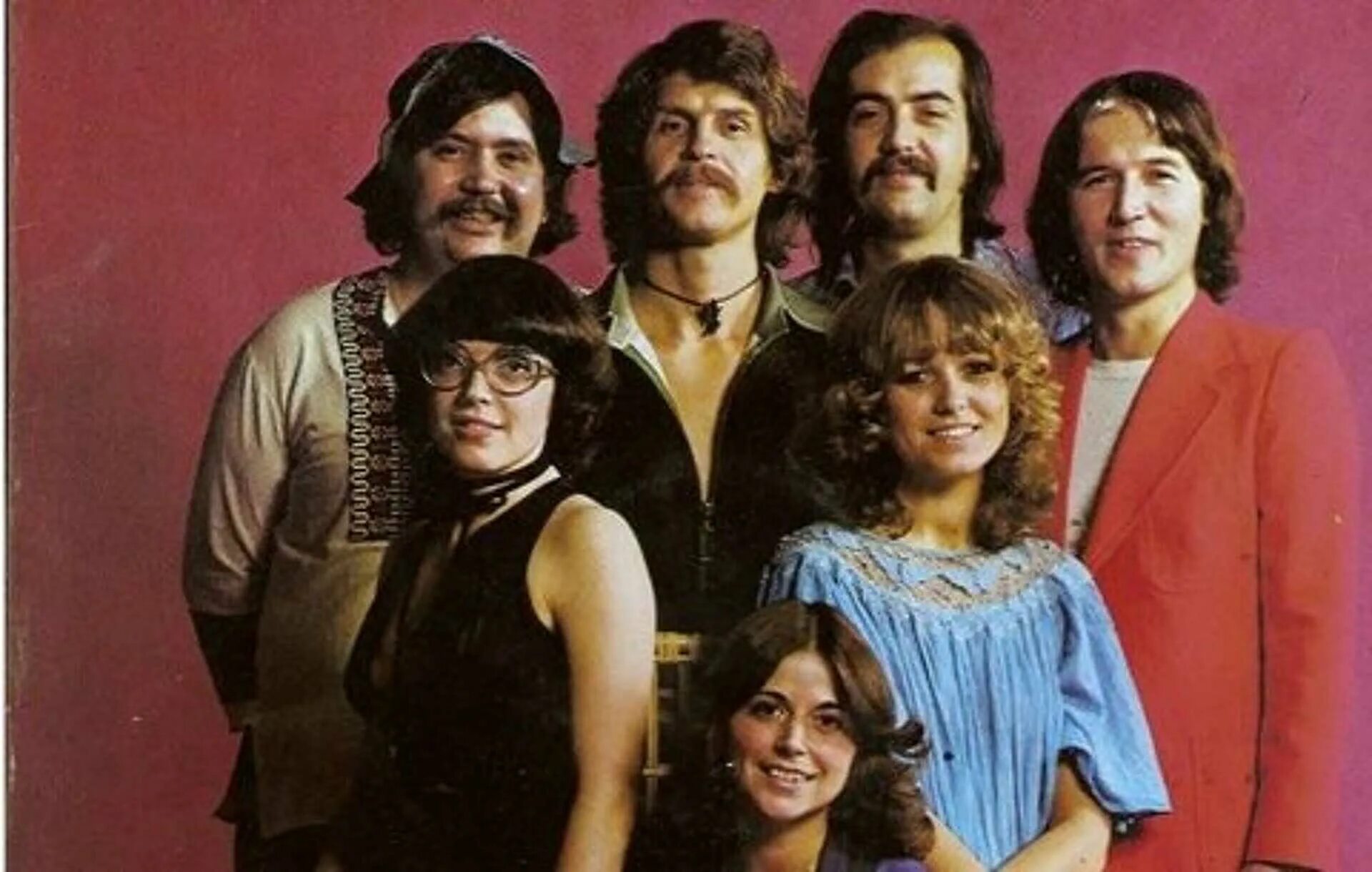 Группа neoton familia. Группа неотон фэмили. Неотон фэмили 1981. Неотон фэмили солистки группы. Группа neoton familia.