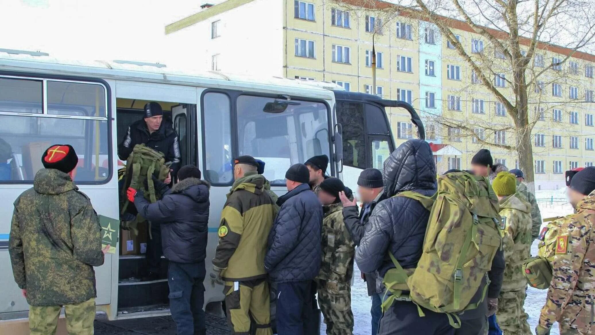 Сколько добровольцев ушло