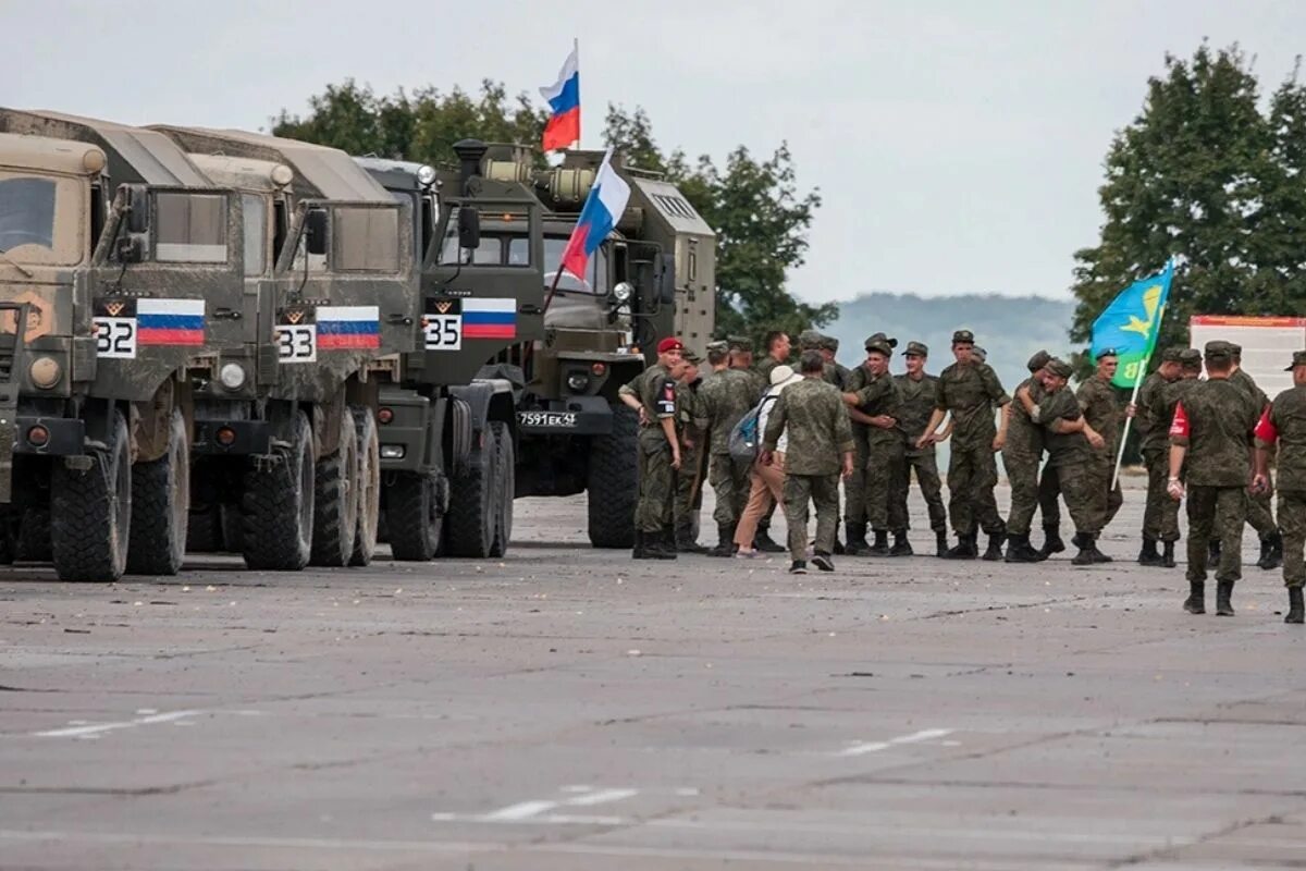 Сейчас есть военное положение