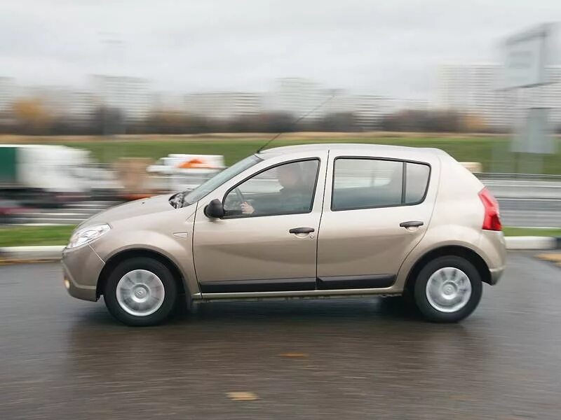 Renault sandero 1 поколение. Сандеро 1 поколение. Рено Сандеро 1 поколения 2011. Рено Сандеро 1покаление.