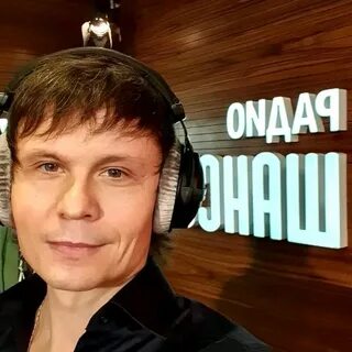 Поет руденко