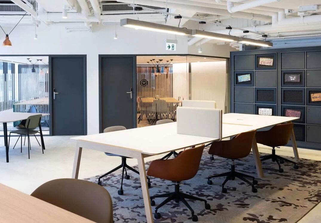 Коворкинг для дизайнеров. Интерьер пространства для коворкинга. Коворкинги интерьер. Современный коворкинг. Коворкинг интерьер.