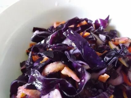 Вкусный простой салат с красной капусты