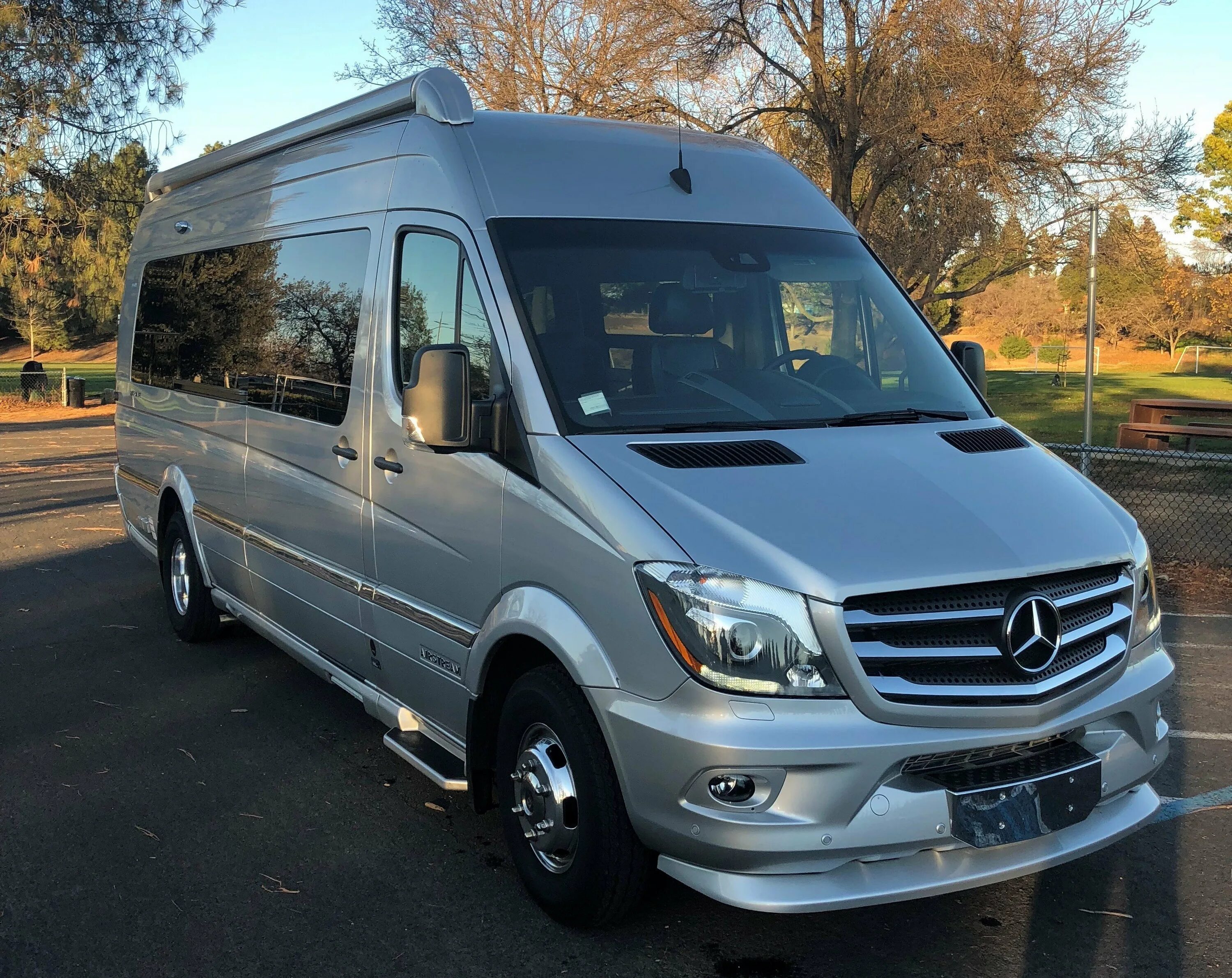 Работу мерседес спринтер. Mercedes-Benz Sprinter 3500. Мерседес Спринтер 3500. Mercedes Sprinter 2022. Мерседес Спринтер 3500 2018.