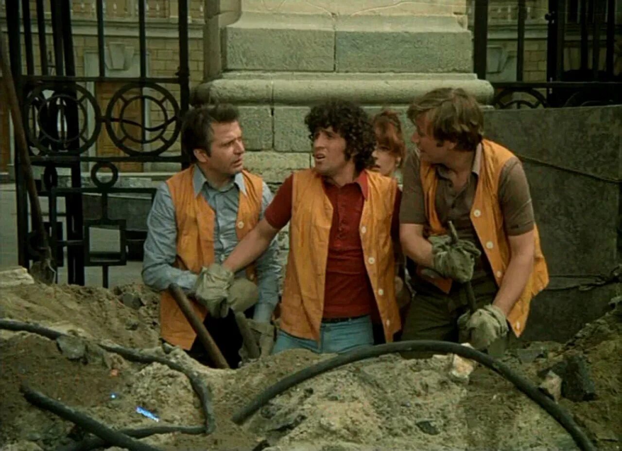 Ублюдство. Невероятные приключения итальянцев в росси. Иностранцы в сибири. Приключения иностранцев. Приключения иностранцев.