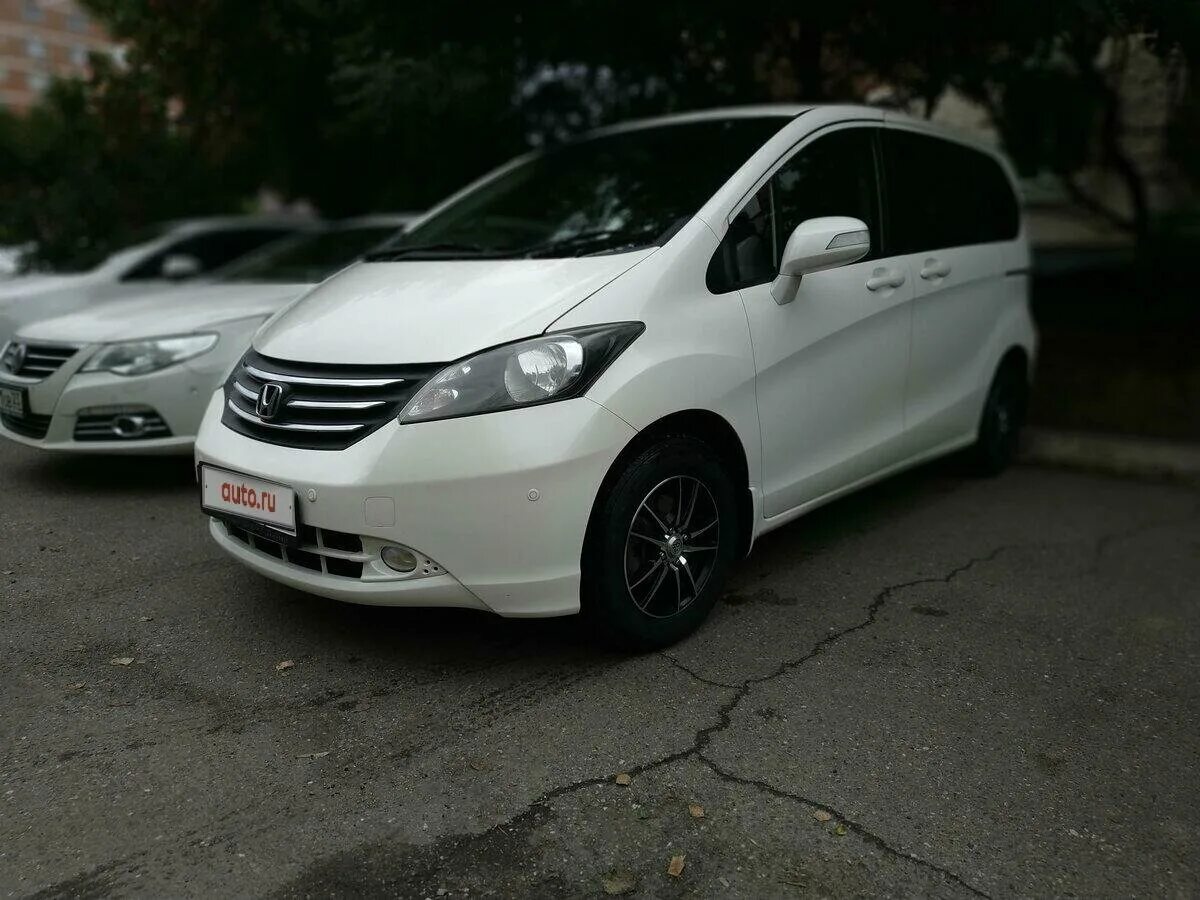 Хонда Фрид 2011г. Хонда Фрид 2011г праворукая. Тойота Фрид 2011. Honda freed 2011