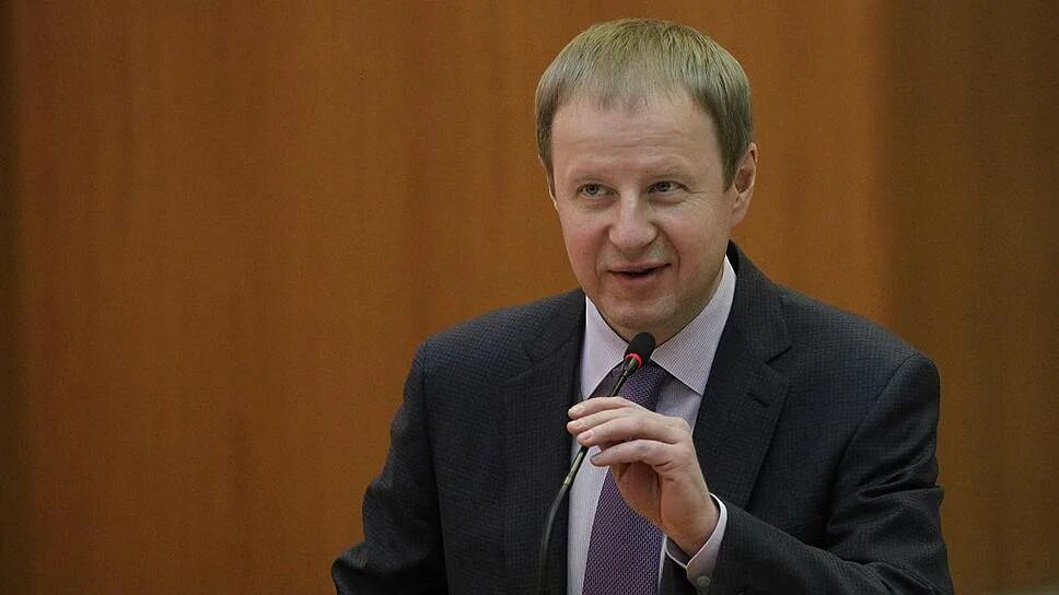 Бывший губернатор алтайского края. Фото томенко губернатор алтайского края. Томенко. Бывший губернатор алтайского края. Министр транспорта алтайского края.