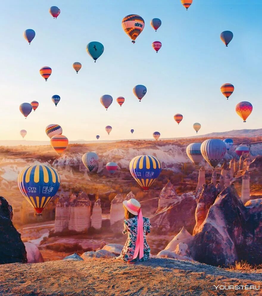 Где летают на воздушном шаре. Каппадокия Турция воздушные шары. Шары в Турции Каппадокия. Воздушный шар в Турции Каппадокия. Каппадокия фестиваль воздушных шаров.
