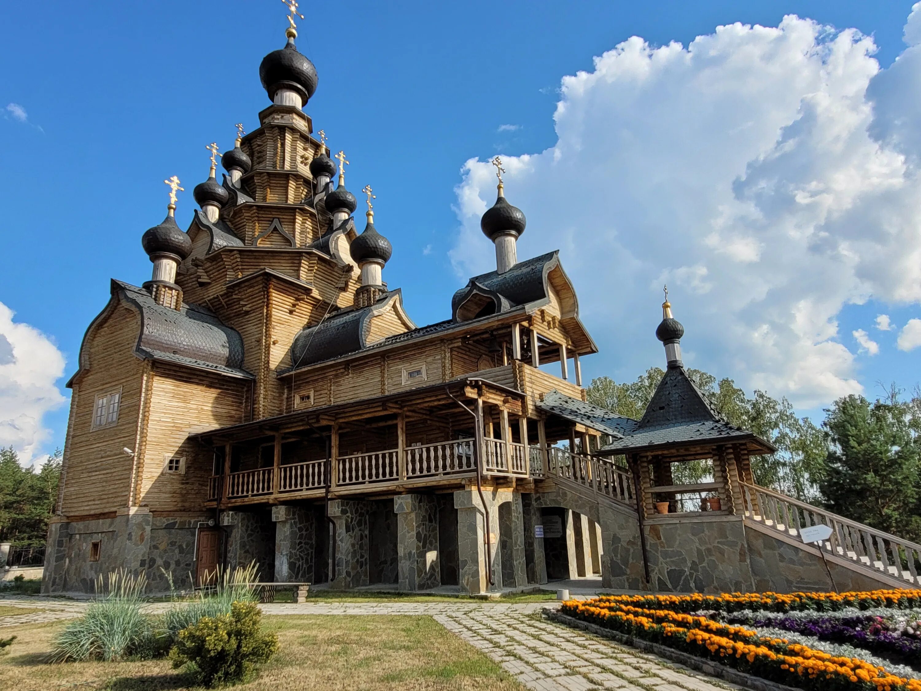 Погода в нижней санарке. Верхняя Санарка храм иконы Божьей матери. Село верхняя Санарка Челябинской области. Река Санарка Челябинская область. Пластовский район верхняя Санарка храм фото.