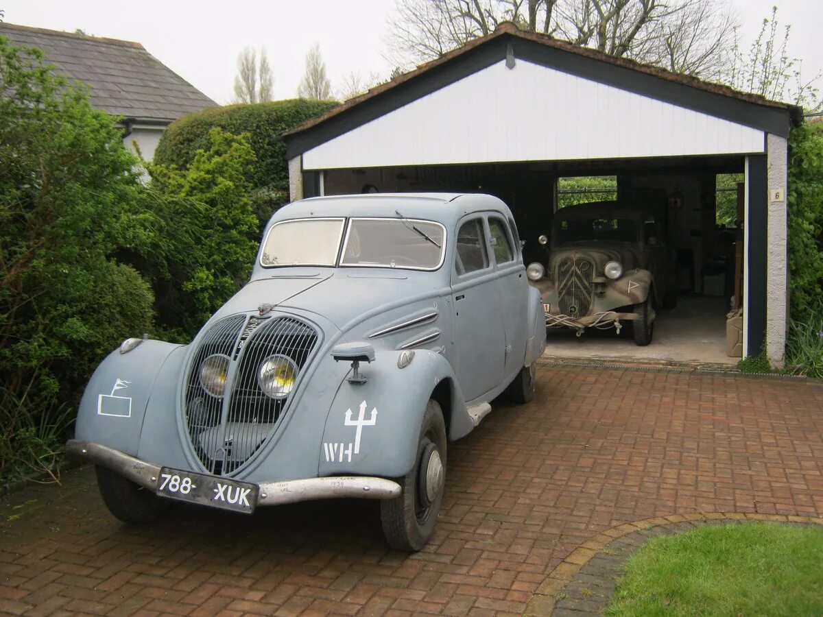 Opel германия. Peugeot 402. Peugeot 1939. Peugeot 1940. Мерседес 1939 года вермахта.