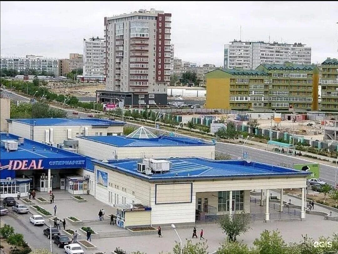 Тц астана актау. Актау торговый центр. актау рынок. синий рынок калининец. актау торговый центр актау.