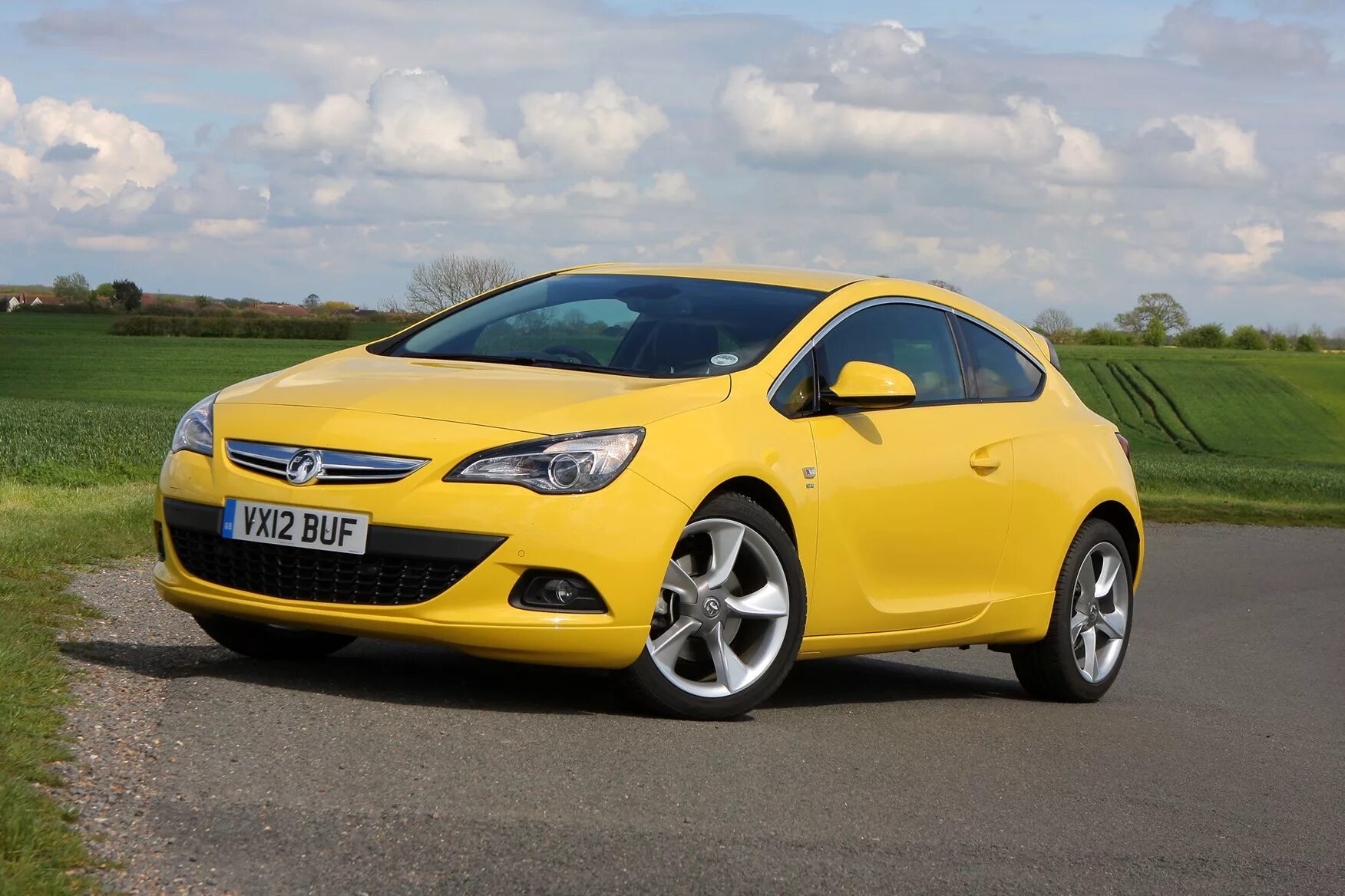 Opel vauxhall. Opel Astra GTC 2011. Opel Astra GTC 2018.