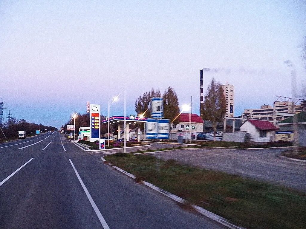 Белое луганской. Белая гора лисичанск. Сутоган луганская область поселок. Лутугино улица красных партизан 15. Посёлок городского типа.
