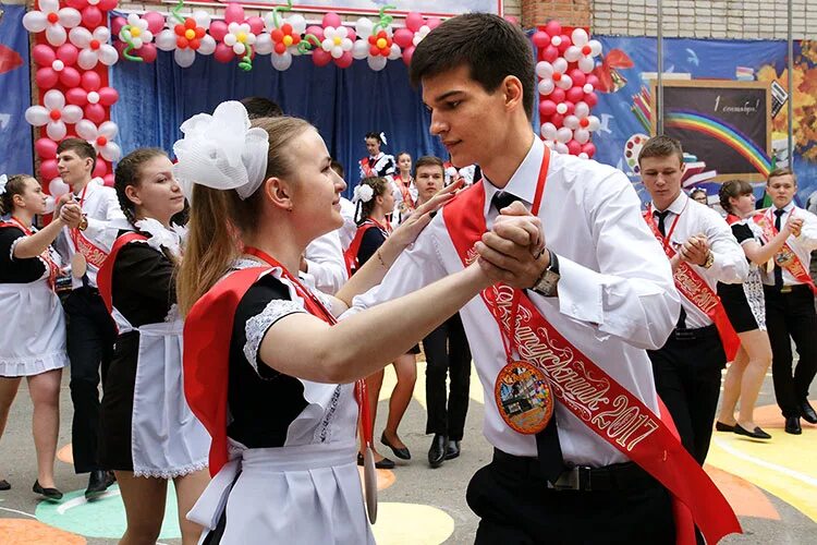 Краснодарский край новопокровская незамаевский. Станица Новопокровская Краснодарский край школа 10. СОШ 1 Новопокровская. 1 Школа станица Новопокровская. Станица Новопокровская Краснодарский край.