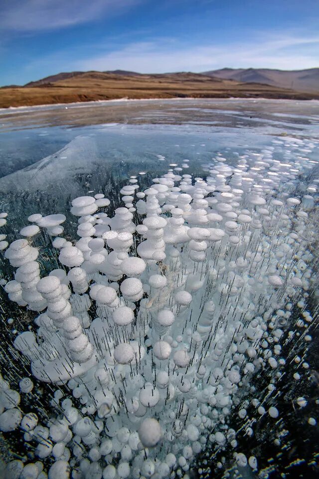 Замерзают ли озера. Замороженный Байкал. Зимний Байкал. Замерзший Байкал. Байкал зимой.