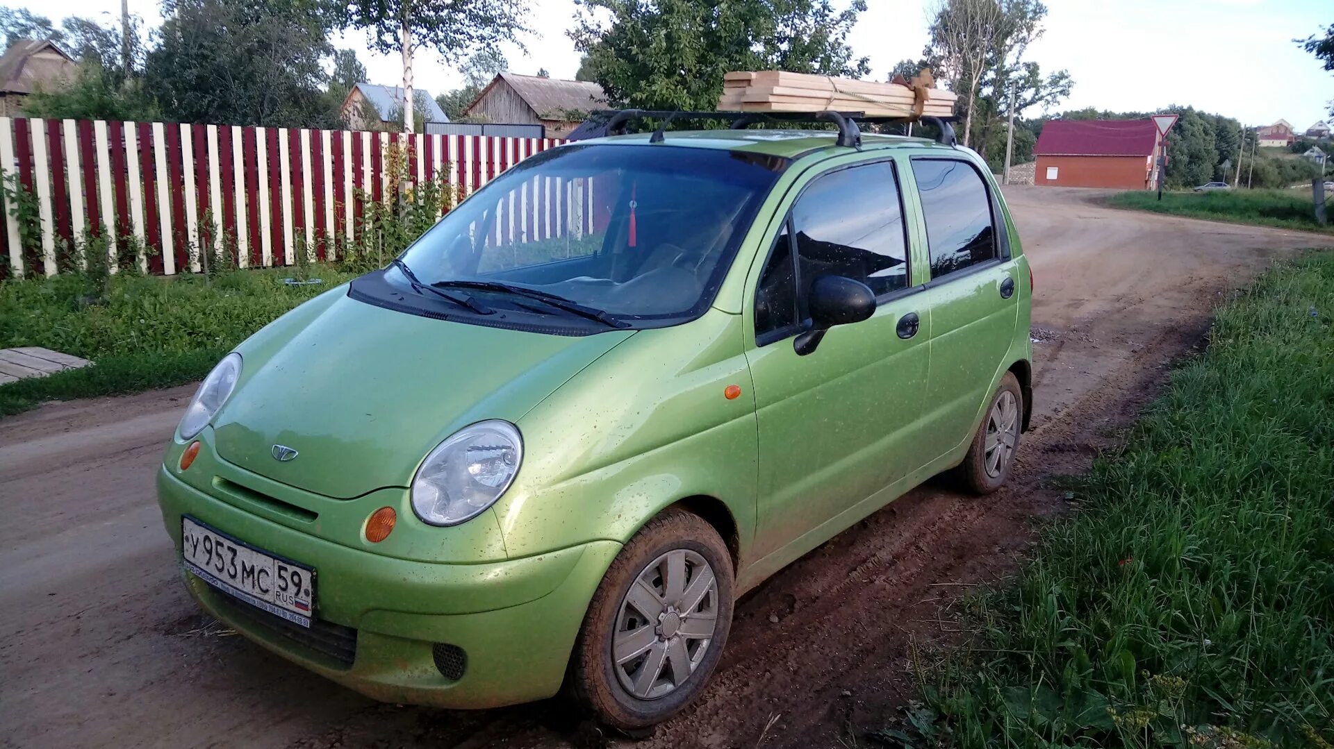 Купить дэу омск. Daewoo Matiz m150. Дэу Матиз зеленый. Дэу Матиз зеленый 2007. Daewoo Matiz 1995.