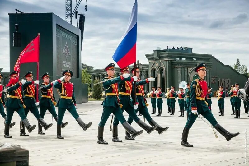 Знамя Победы на параде в Москве. Знаменная группа на параде Победы. Знаменная группа Преображенского полка. Парад 9 мая знаменная группа.