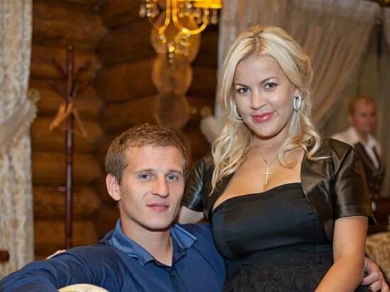 Жена Алиева подтвердила информацию об избиениях со стороны экс-футболиста - Рамб
