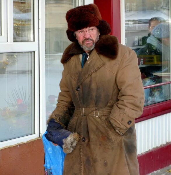 Тулуп армейский. Бекеша тулуп путин. Дедушкин тулуп. Тулуп армейский. Постовой тулуп караульный.