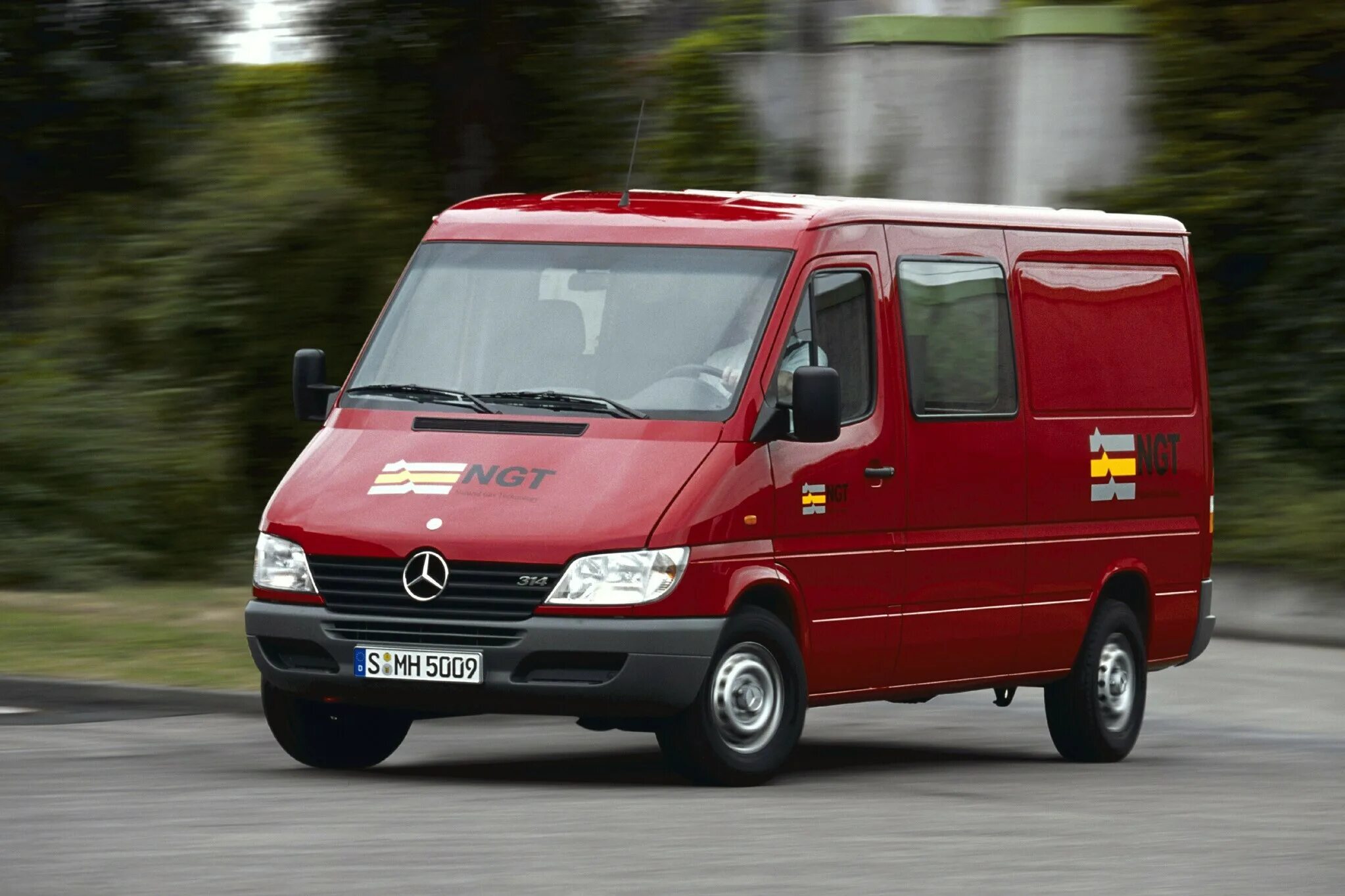 Mercedes sprinter 901. Sprinter 412d. Sprinter w901-905. Mercedes-benz sprinter (2g). Мерседес спринтер w901-905.