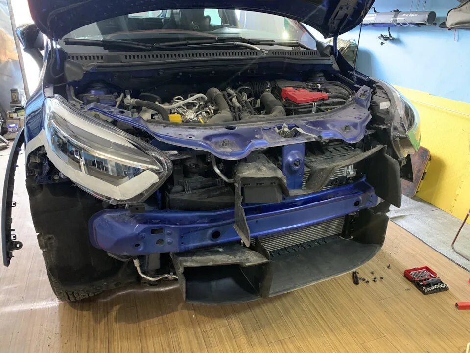 Фильтр масляный рено каптур 1. Усилитель бампера рено каптур. Renault captur задний бампер. Радиатор рено каптур. Рено каптур снятие бампера.