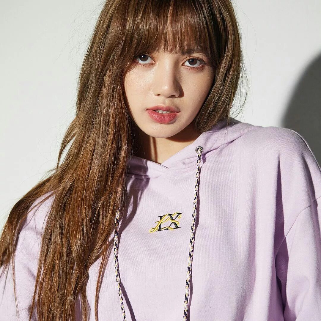 Lisa pictures. Лалиса Манобан. Лалиса Манобан (Lisa). Лиса Блэк Пинк. BLACKPINK Лалиса Манобан.