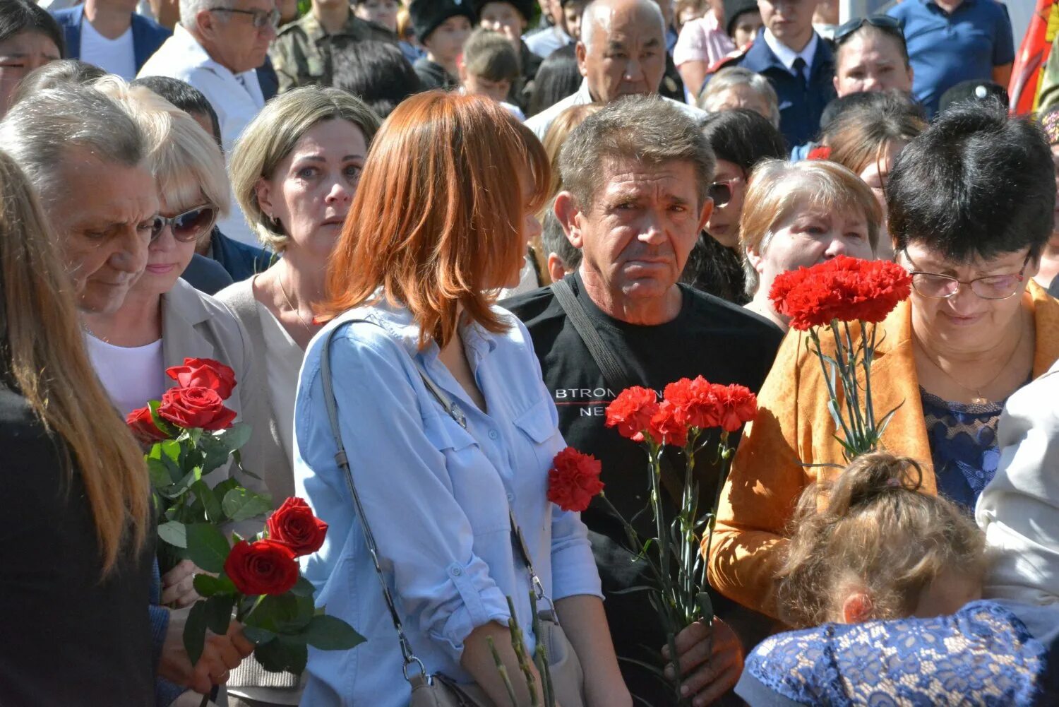 В Саратове увековечили память. Увековечиванию памяти участникам военной операции Чернянский район. В Саратове увековечили имена еще 29 погибших участников спецоперации. Фото погибших ветеранов в Калининграде. Увековечивание памяти погибших при защите