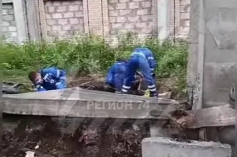 Упавшая плита