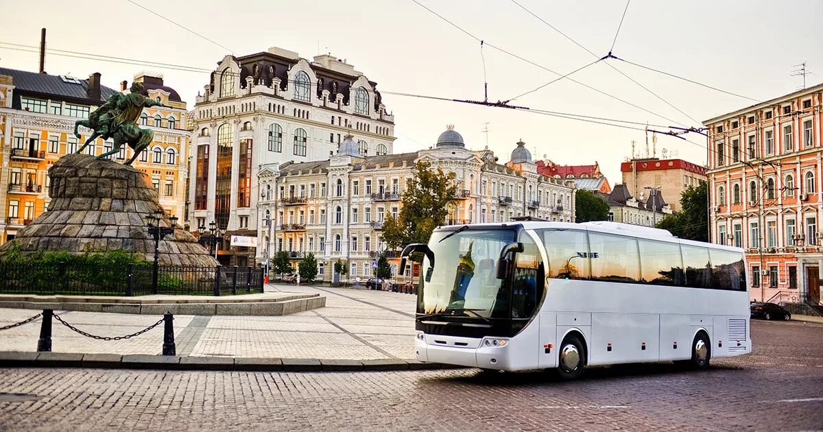 Автобусные экскурсии из спб. Автобусная экскурсия. Экскурсия на автобусе. Автобусный экскурсионный тур. Автобусы в Европе.