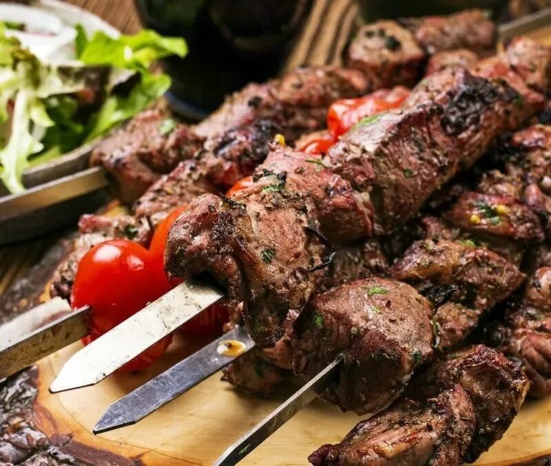 Национальная кухня армении хоровац. Хоровац армения шашлык. Шашлыки на природе. Армянский шашлык. Шашлык хоровац.