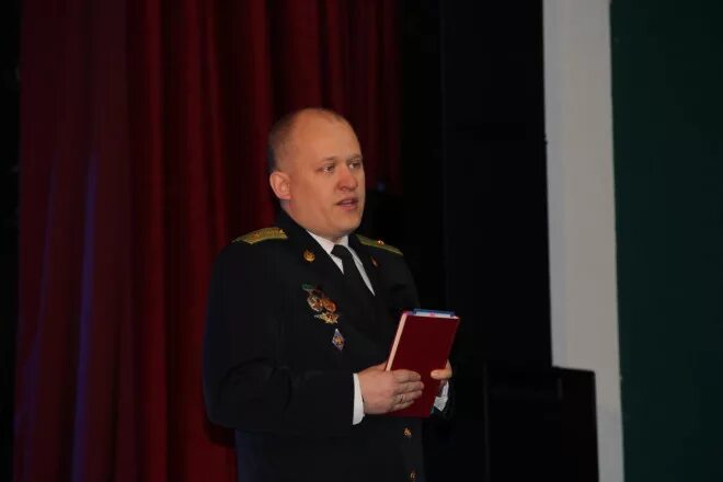 Сотрудник пограничного управления. Сотрудник пограничного управления. Кадетская школа фсб. Горно алтайск пограничное управление. Пу фсб по восточному арктическому району.