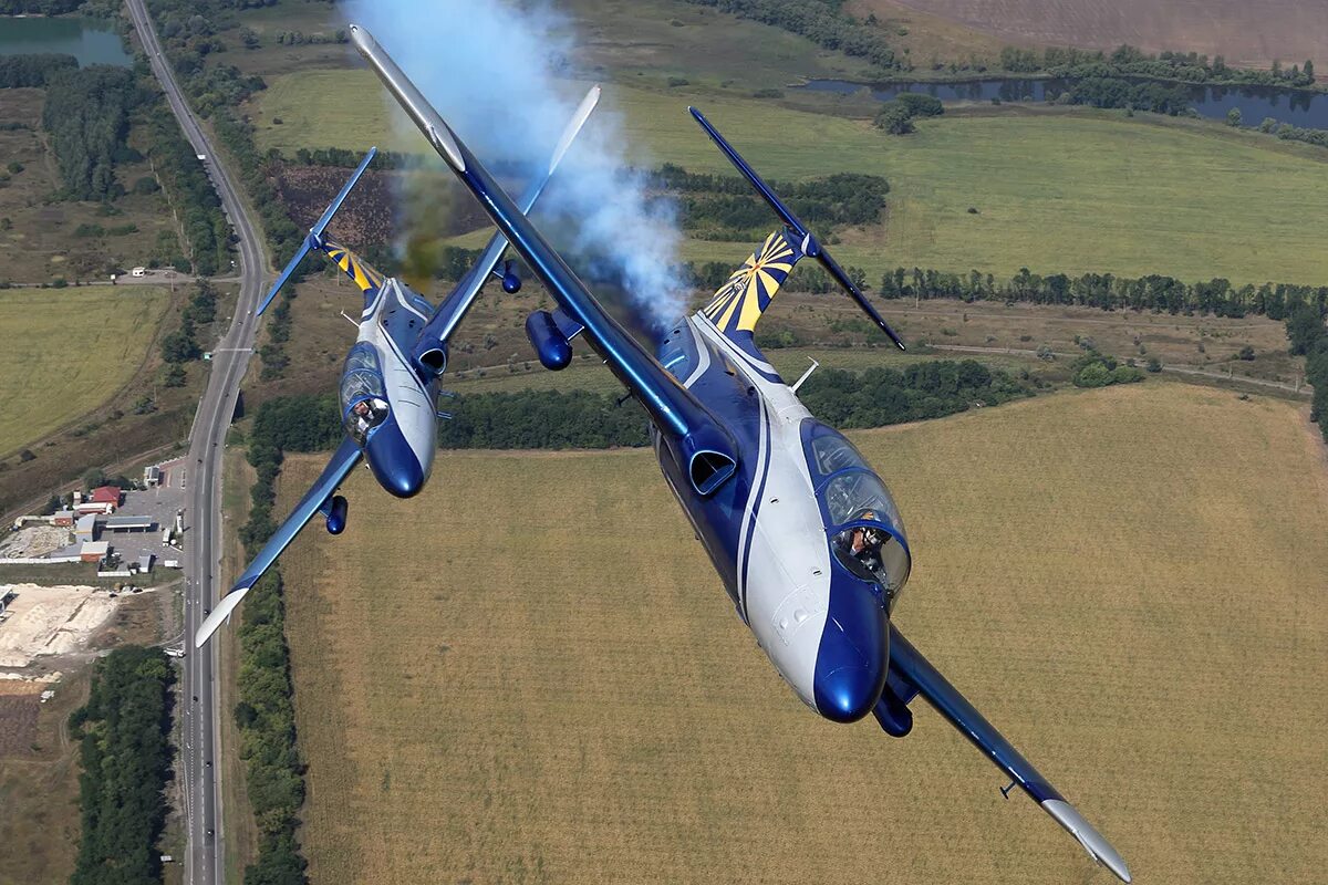 Как повысить aero. Aero l-29 delfin. л-29 дельфин. л-29 самолет. реактивный самолет л-29.