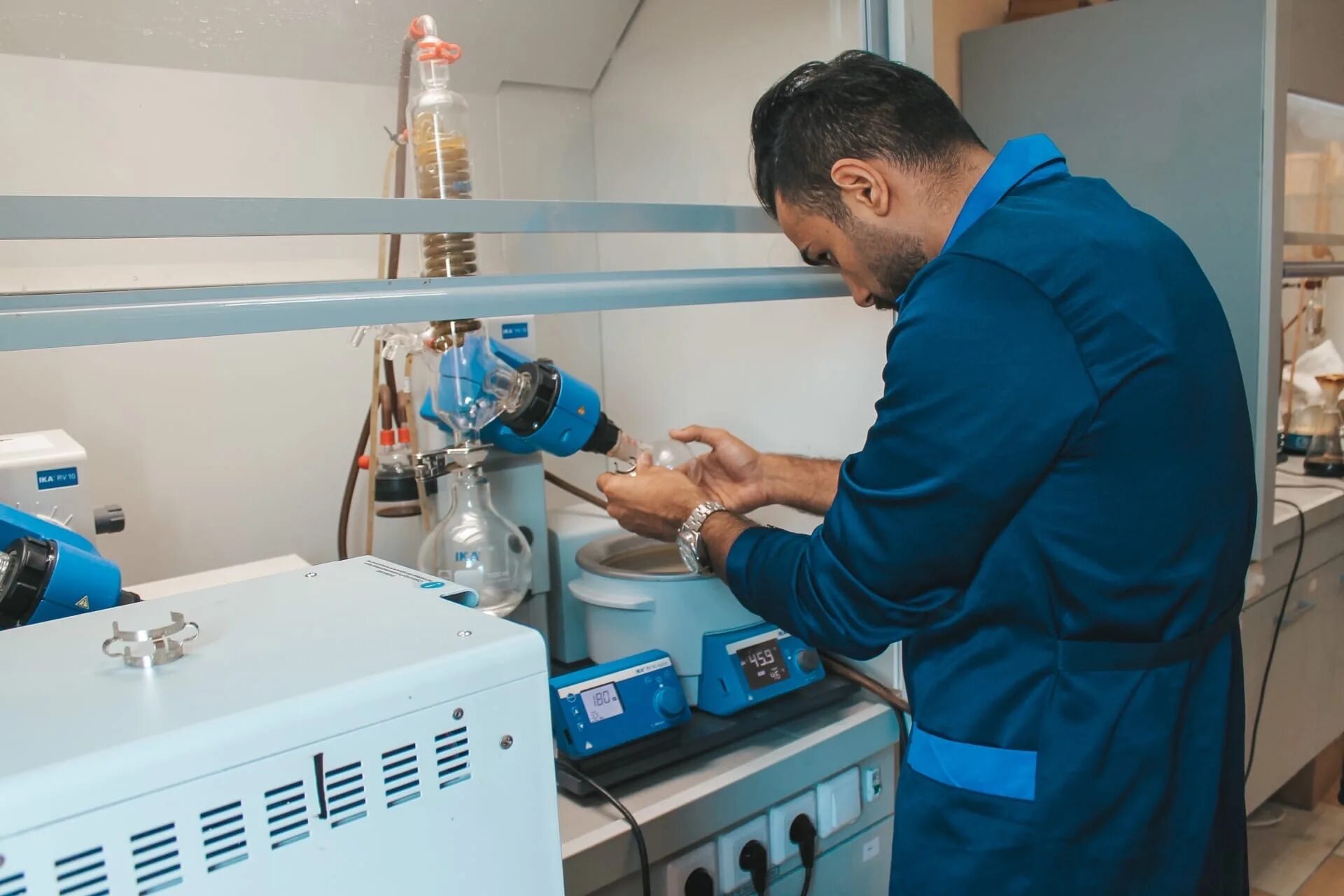 Ученые из казани. Журнал наука нефть крутой. Petroleum science. Journal of petroleum technology, 1957. Heavy oil.