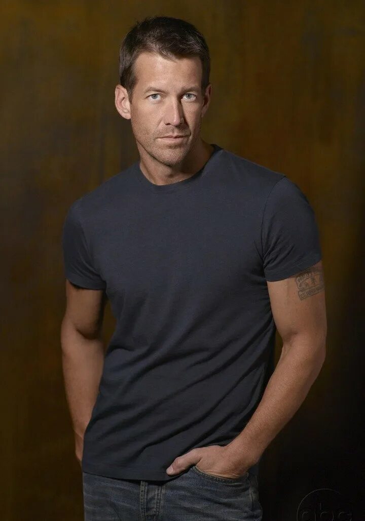 Mike delfino. Отчаянные домохозяйки Майк Дельфино. Отчаянные домохозяйки Майк Дельфино актер.