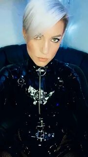 I had a dream last night that a burglar broke into my apartment.So I seduce...